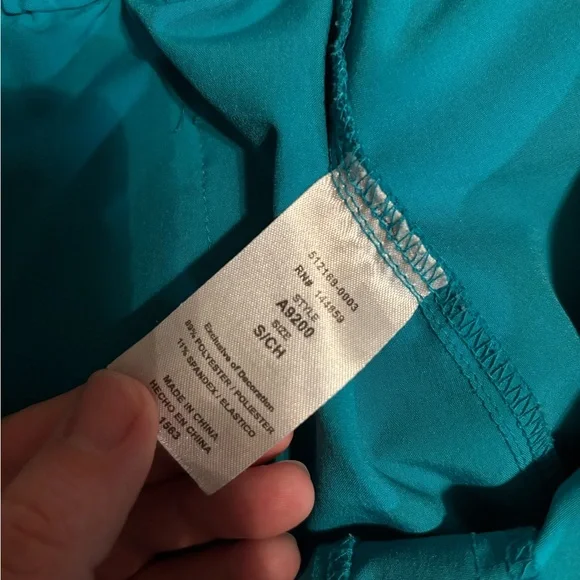 Women’s scrub set - Picture 3 of 5